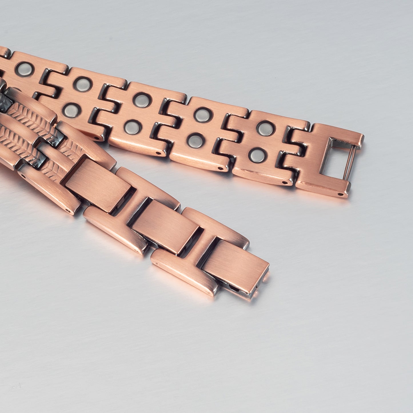 Wollet Magnetic Therapy Copper Bracelet with 3500 Gauss Magnets