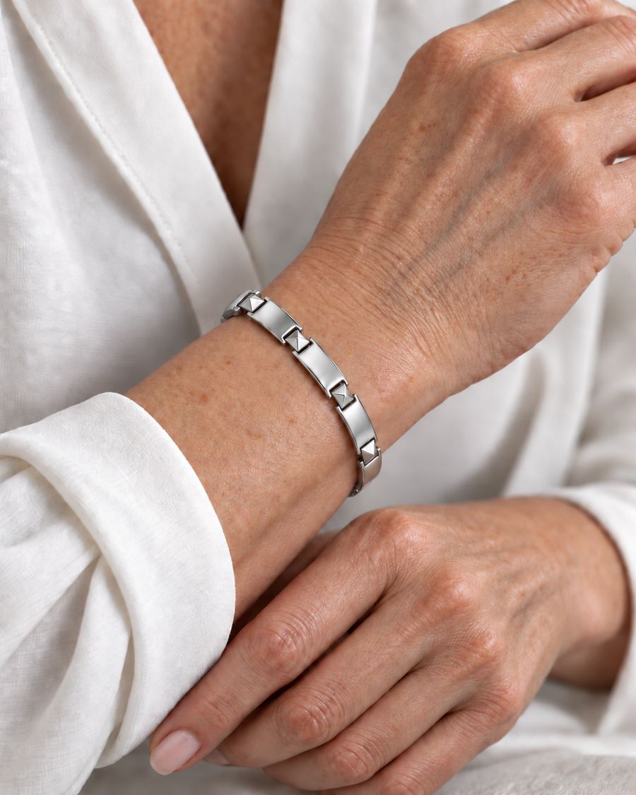 Wollet Women’s Ultra Strength Magnetic Bracelet